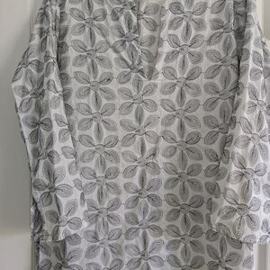 Beach/ Pool Cruise wear Coverup V Neck Embroidered Size Medium